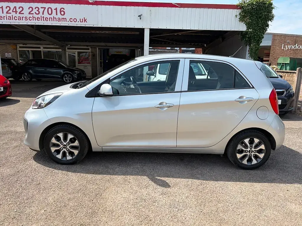 Used Kia Picanto 84 HP (61 kW) 2015 Silver Hatchback