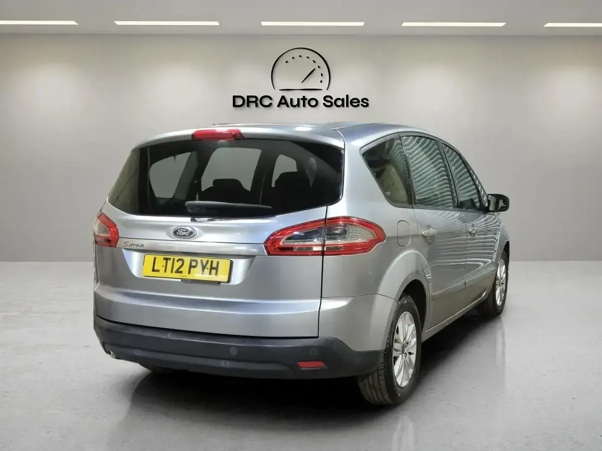 Used Ford S-MAX Zetec 140 HP (102 kW) 2012 Silver MPV