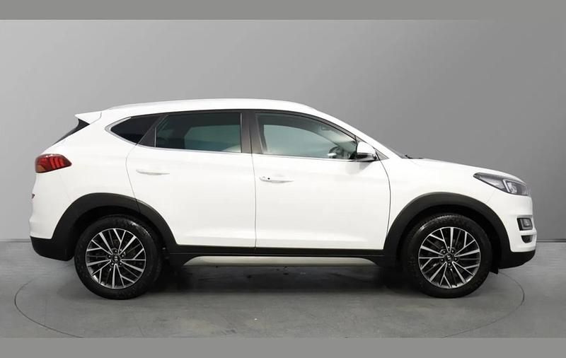 Used Hyundai Tucson Premium 136 HP (100 kW) 2018 White SUV
