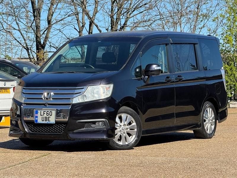 Używany Honda Stepwgn 2021 Czarny Minivan