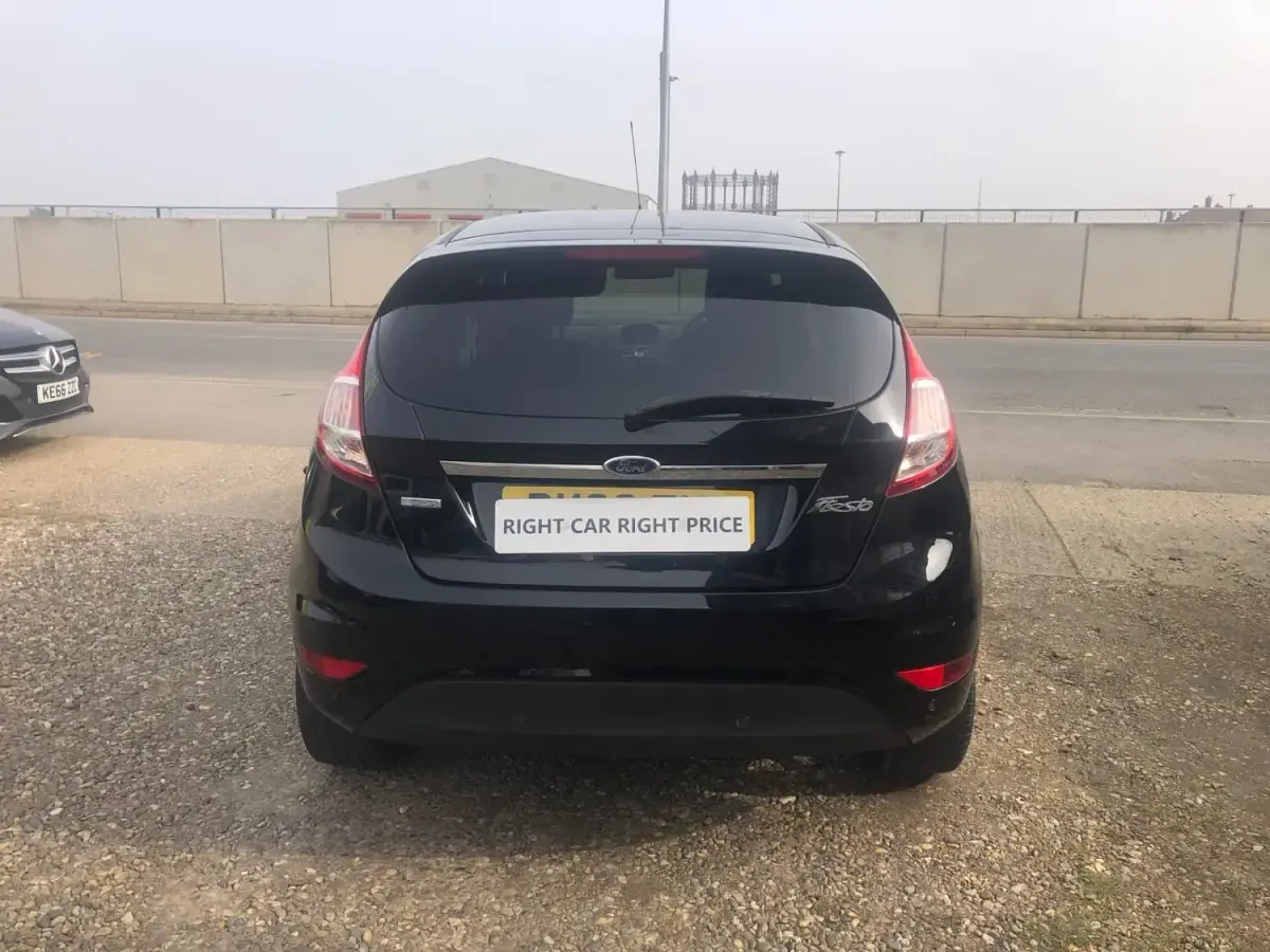 Usado Ford Fiesta Titanium 2016 Preto Citadino
