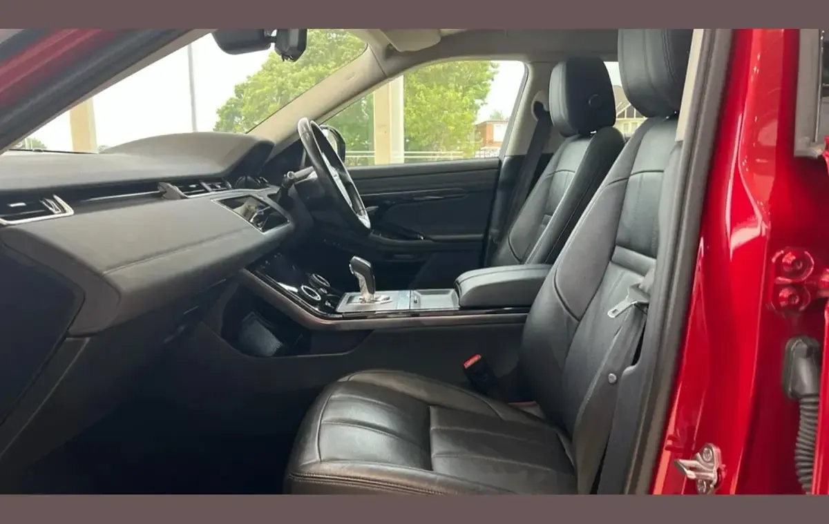 Used Land Rover Range Rover evoque SE 180 HP (132 kW) 2019 Red SUV