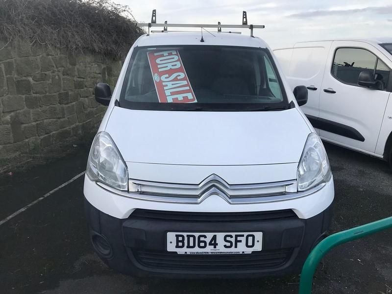 Used Citroën Berlingo 90 HP (66 kW) 2014 White MPV