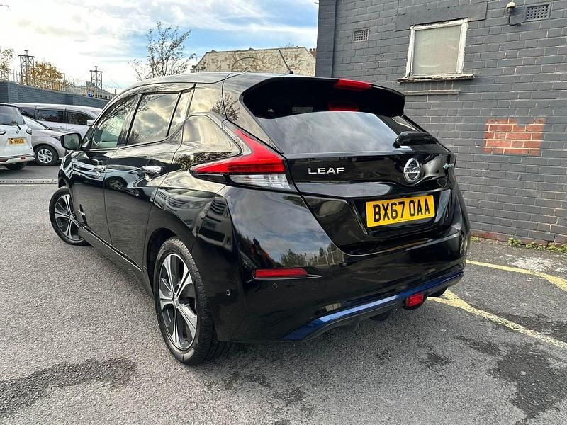 Used Nissan Leaf Tekna 39 kW (54 HP) 2023 Black Hatchback