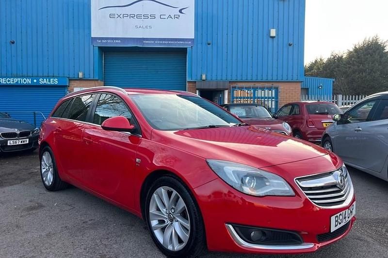 Used Vauxhall Insignia SRi 163 HP (119 kW) 2014 Red Estate