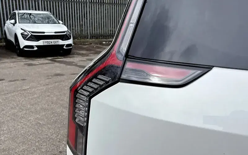 Used Kia EV9 GT-Line 281 kW (383 HP) 2026 White SUV
