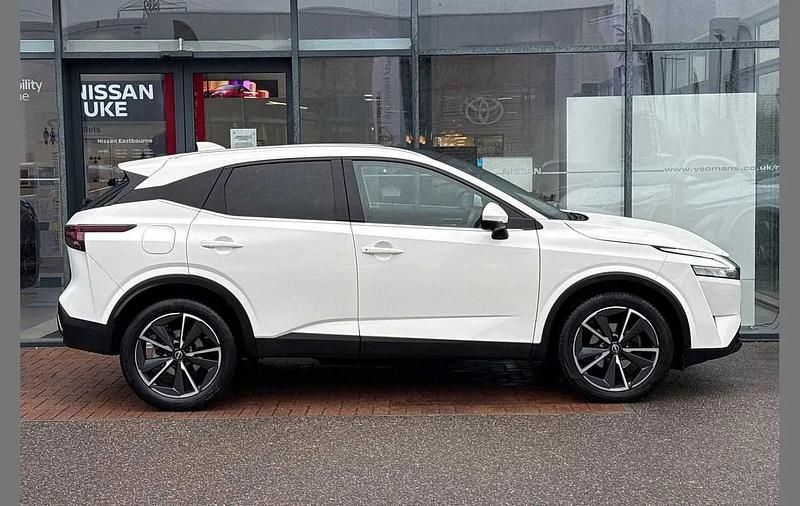 Used Nissan Qashqai Tekna 155 HP (114 kW) 2022 White SUV