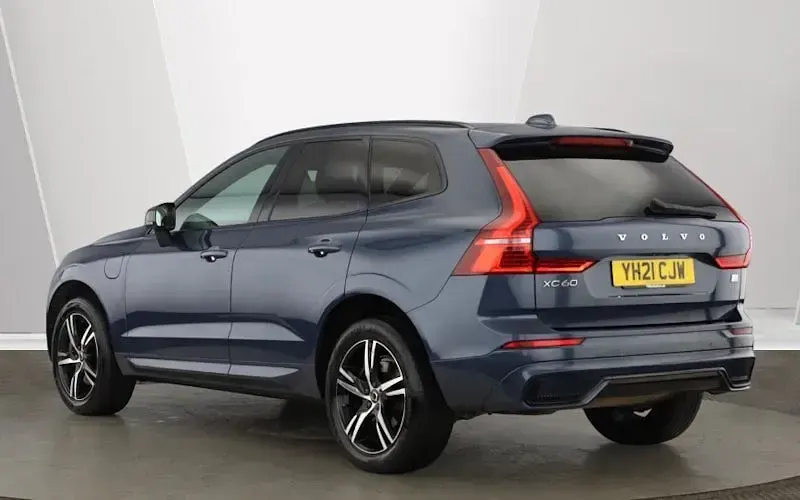 Used Volvo XC60 R-Design 340 HP (250 kW) 2021 Denim blue SUV