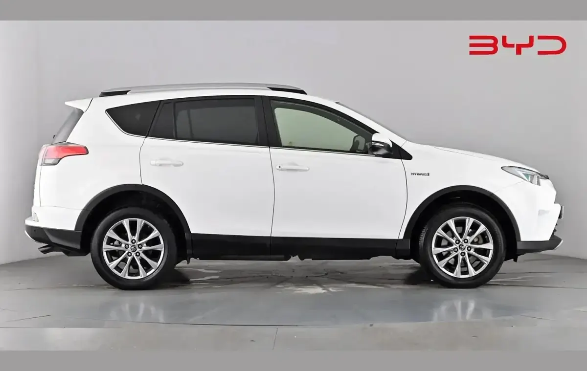 Used Toyota RAV4 Hybrid 197 HP (144 kW) 2017 White SUV