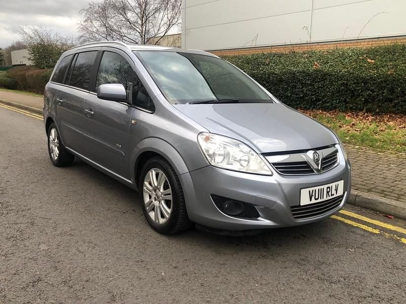 Silver Used 2011 Vauxhall Zafira Design Edition MPV | £1,495 (A bit pricey) - Image 1/4
