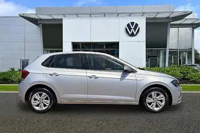 Used VW Polo SE 65 HP (47 kW) 2019 Silver Hatchback