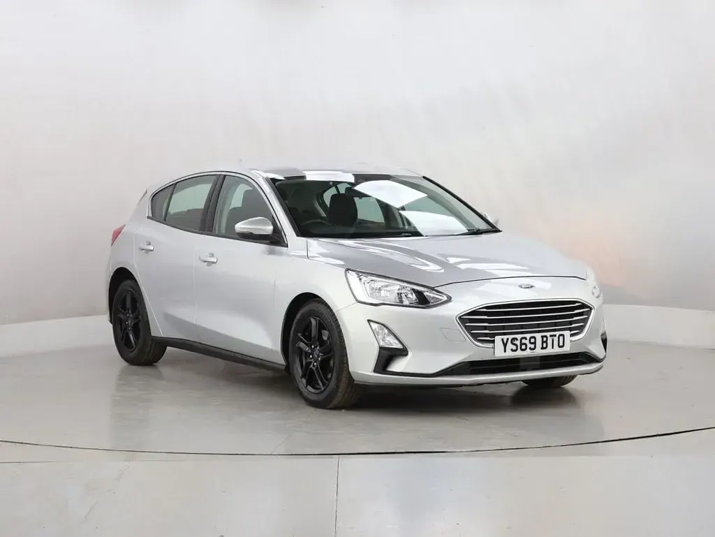 Used Ford Focus Zetec 120 HP (88 kW) 2019 Silver Hatchback