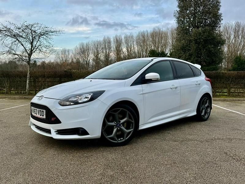 Used Ford Focus ST 2014 White Hatchback