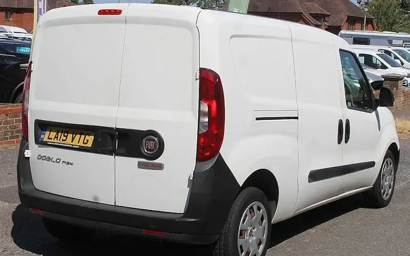 Used Fiat Doblò 95 HP (69 kW) 2019 White MPV