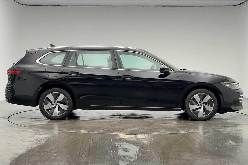 Used VW Passat Life 204 HP (150 kW) 2025 Black Estate