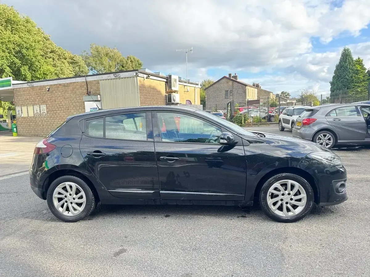 Used Renault Mégane Dynamique 2015 Black Hatchback