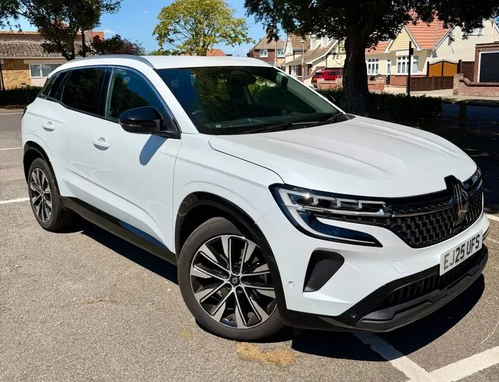 Used Renault Austral Techno 200 HP (147 kW) 2025 White SUV