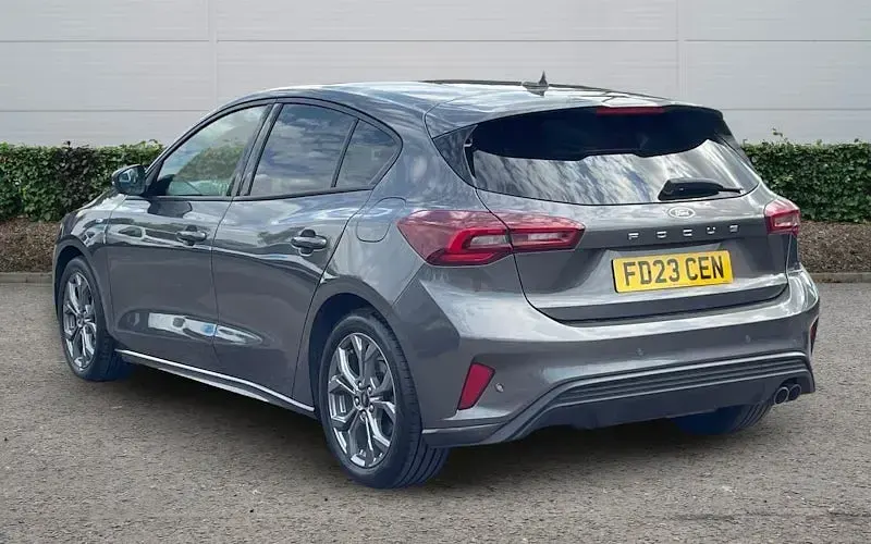 Used Ford Focus ST-Line 125 HP (91 kW) 2023 Grey Hatchback