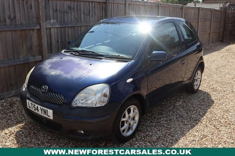 Blue Used 2004 Toyota Yaris Hatchback | £1,297 (Fair price) - Image 1/4