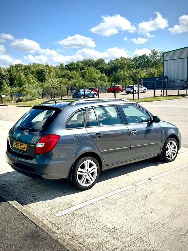 Used Skoda Fabia Elegance 105 HP (77 kW) 2012 Grey Estate