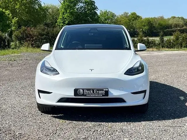 Używany Tesla Model Y RWD 219 kW (299 KM) 2024 Biały SUV