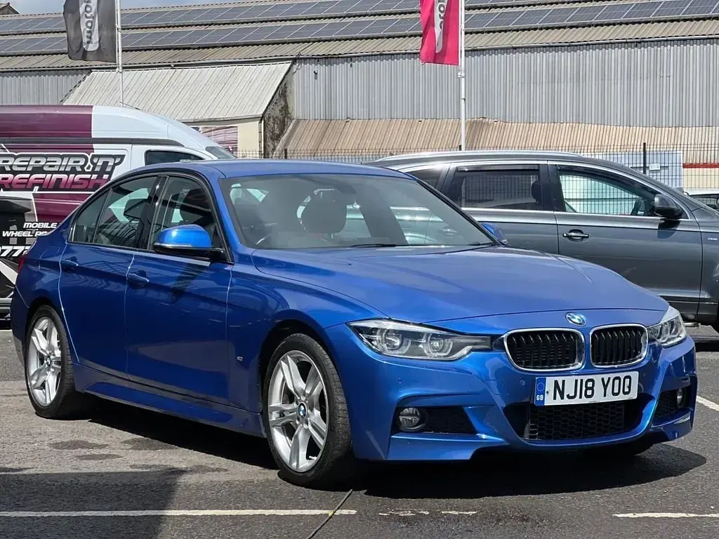 Usado BMW 330e M Sport 2018 Azul Berlina