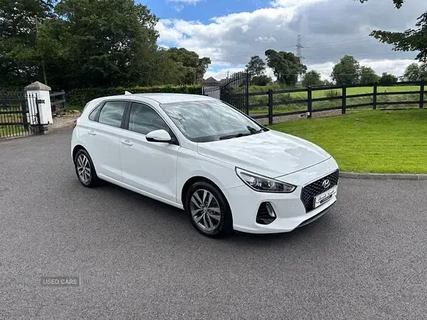 Used Hyundai i30 SE 120 HP (88 kW) 2018 White Hatchback