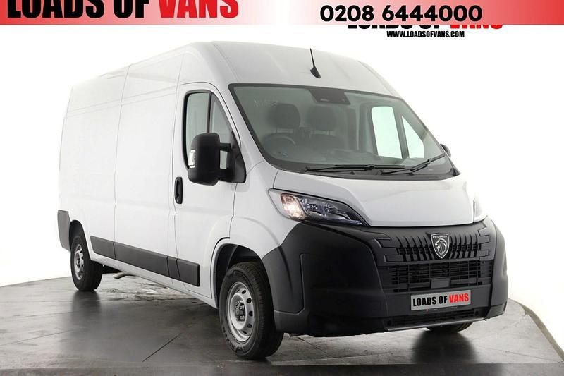 White New 2025 Peugeot Boxer Van | £24,490 (Fair price) - Image 1/4