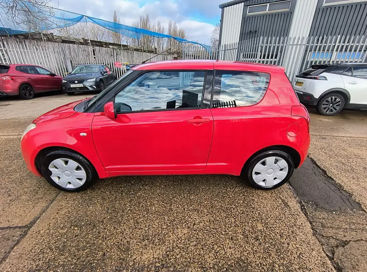 Used Suzuki Swift SZ3 92 HP (67 kW) 2010 Red Hatchback