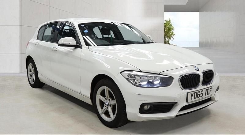 Used BMW 118 Comfort Edition 2015 White Hatchback
