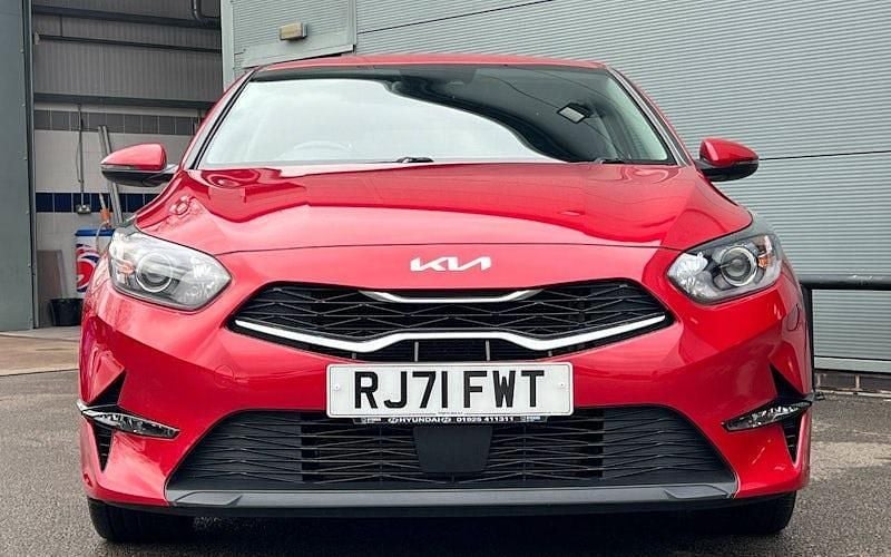 Used Kia Ceed 160 HP (117 kW) 2021 Hatchback