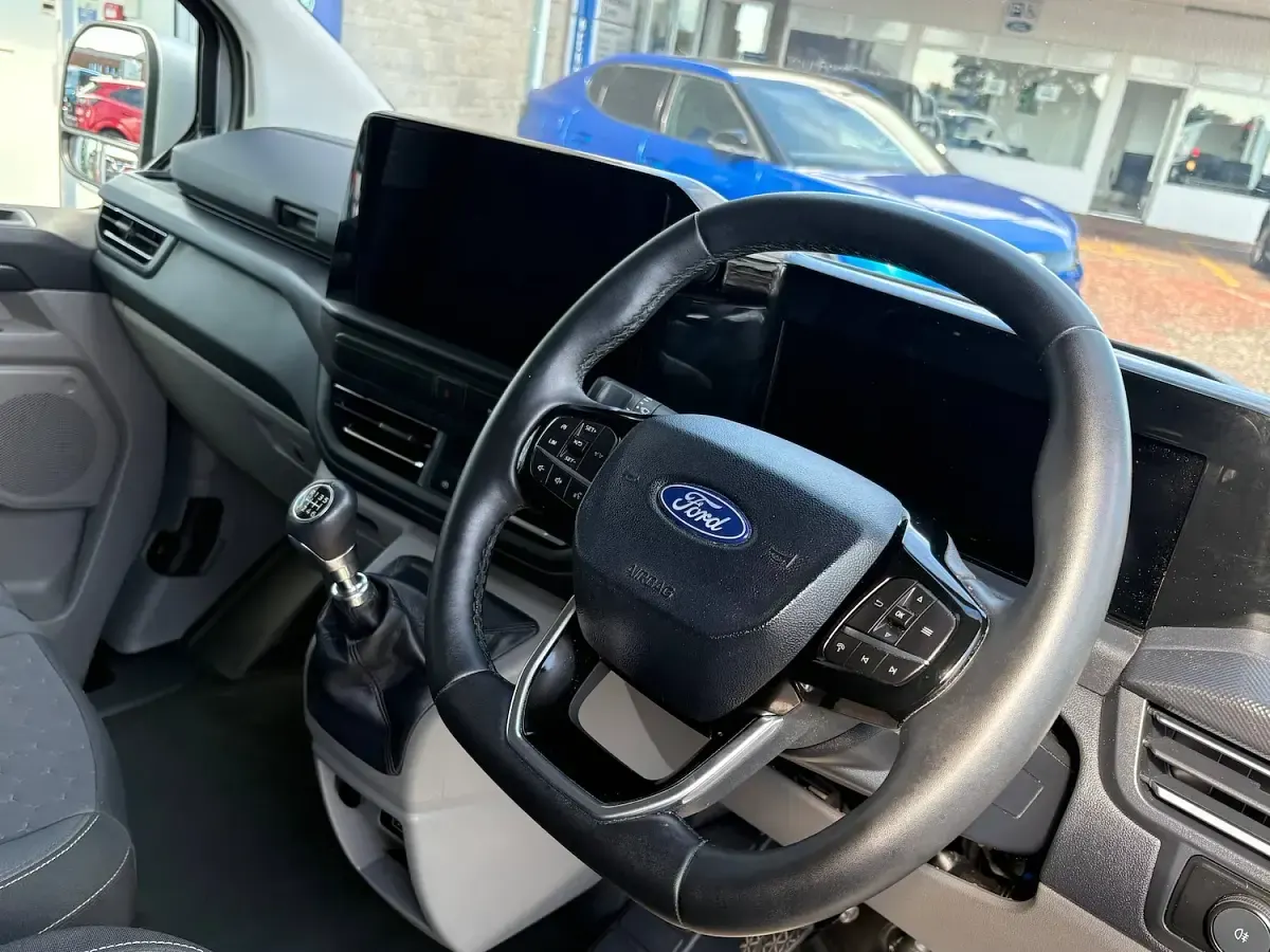 Used Ford Transit Custom Limited 136 HP (100 kW) 2025 Silver Van