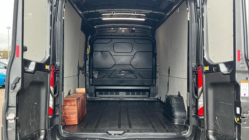 Begagnad Ford Transit Limited 170 HK (125 kW) 2023 Van