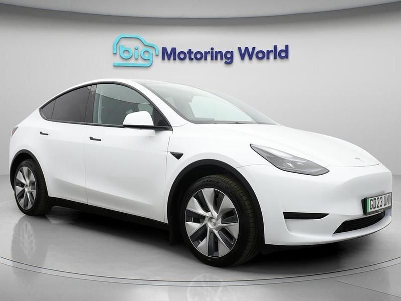 White Used 2023 Tesla Model Y SUV | £23,800 - Image 1/4
