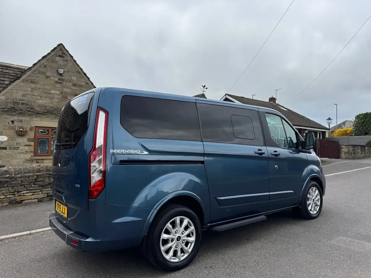 Used Ford Tourneo Custom Titanium 2019 Blue Van