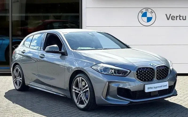Begagnad BMW M135 Shadowline 306 HK (225 kW) 2024 Halvkombi