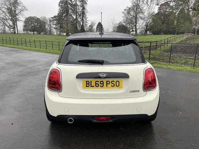 Used Mini Cooper Classic 136 HP (100 kW) 2019 White Hatchback