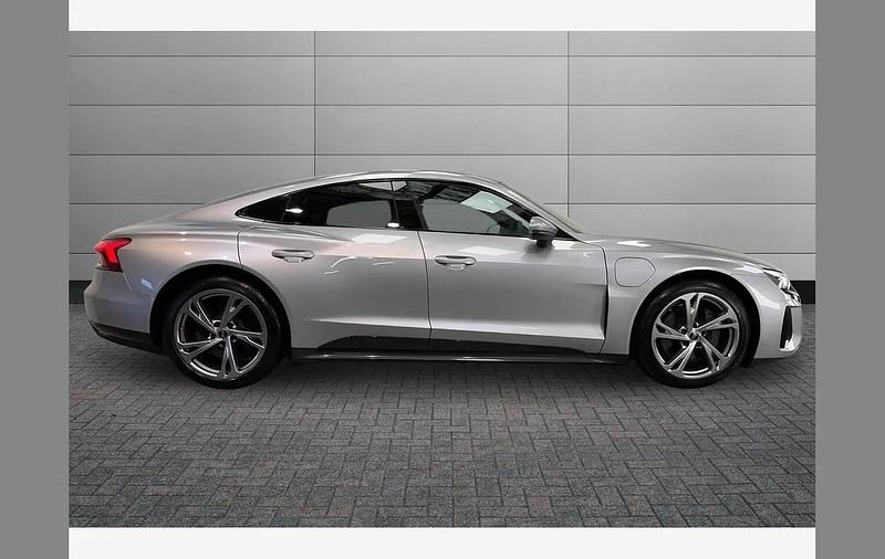 Used Audi e-tron GT quattro Comfort 384 kW (523 HP) 2023 Silver Sedan