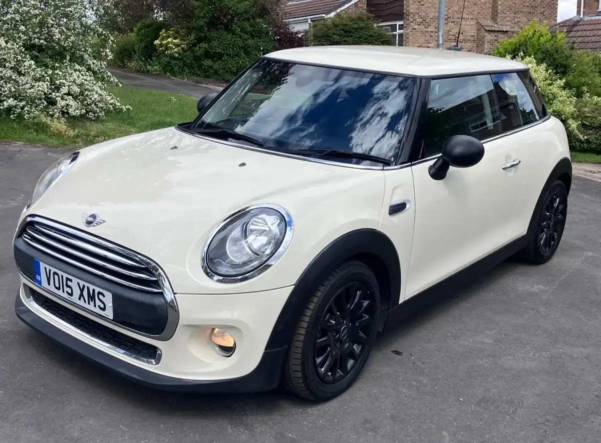 Used Mini ONE Hatch 102 HP (75 kW) 2015 White Hatchback