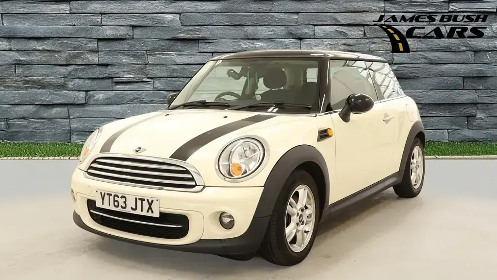 Used Mini Cooper D Hatch 2013 White Hatchback
