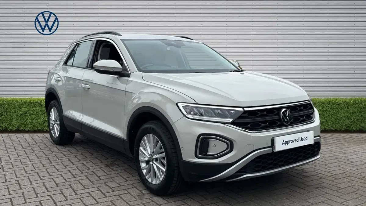 Used VW T-Roc Life 110 HP (80 kW) 2023 SUV
