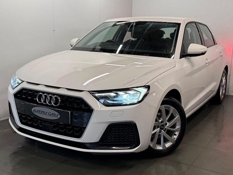 Used Audi A1 Sportback Sport 95 HP (69 kW) 2022 White Hatchback