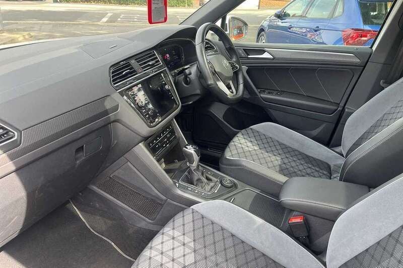 Image 2/4