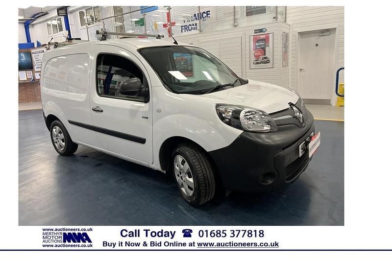 Used Renault Kangoo Business 44 kW (60 HP) 2018 White MPV