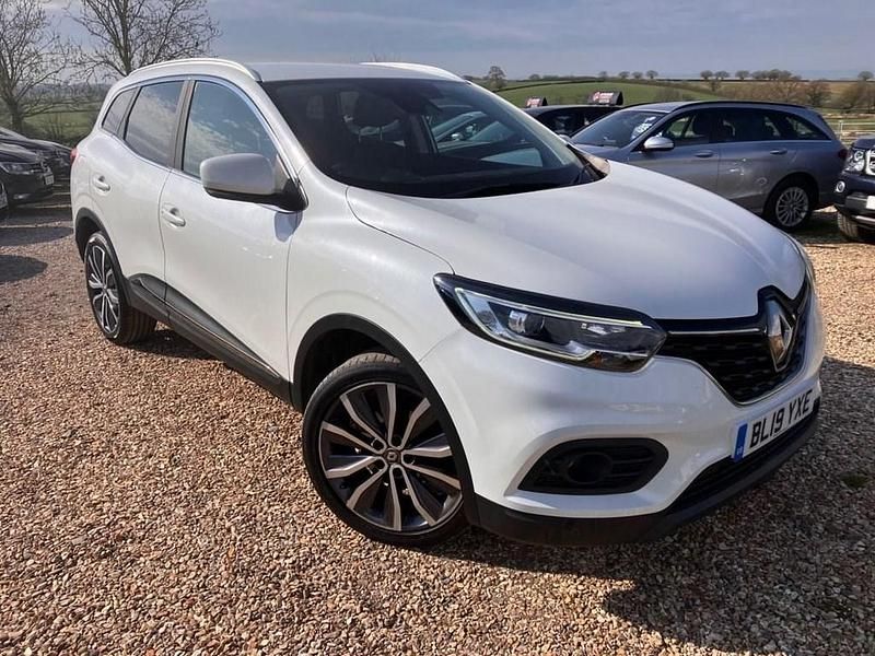 White Used 2019 Renault Kadjar Iconic SUV | £9,395 (Fair price) - Image 1/4