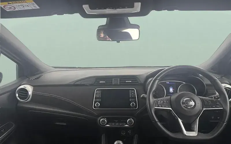 Begagnad Nissan Micra S 92 HK (67 kW) 2022 Grå Halvkombi