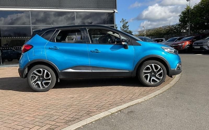 Used Renault Captur Dynamique 90 HP (66 kW) 2016 SUV