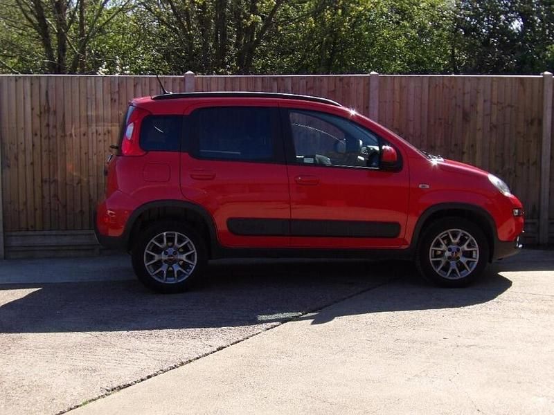 Used Fiat Panda 4x4 S 90 HP (66 kW) 2019 Red Hatchback