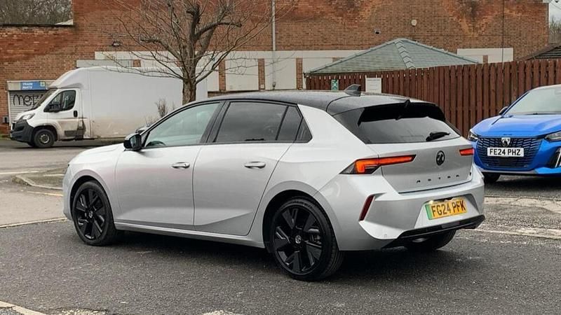 Used Vauxhall Astra 113 kW (154 HP) 2024 Grey Hatchback