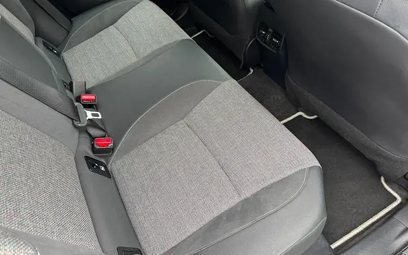 Used Toyota Corolla Design 140 HP (102 kW) 2025 Black Estate